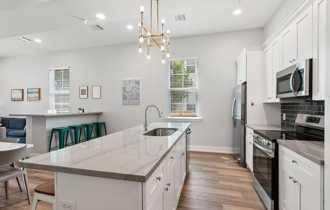 Brand New Unit - 1 Block From Brunos