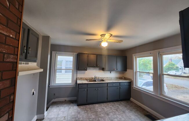 3 beds, 1 bath, $1,295