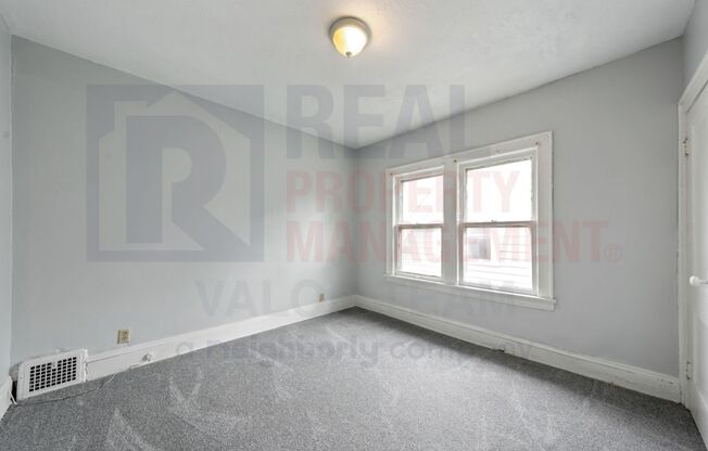 3 beds, 2 baths, $1,000, Unit Unit 1