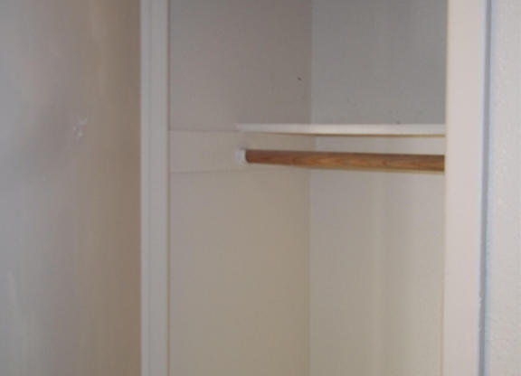 2 beds, 1.5 baths, $1,250, Unit # 1041