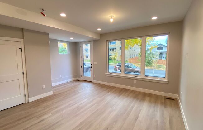 3 beds, 3.5 baths, $4,200, Unit 1248 Josephine St