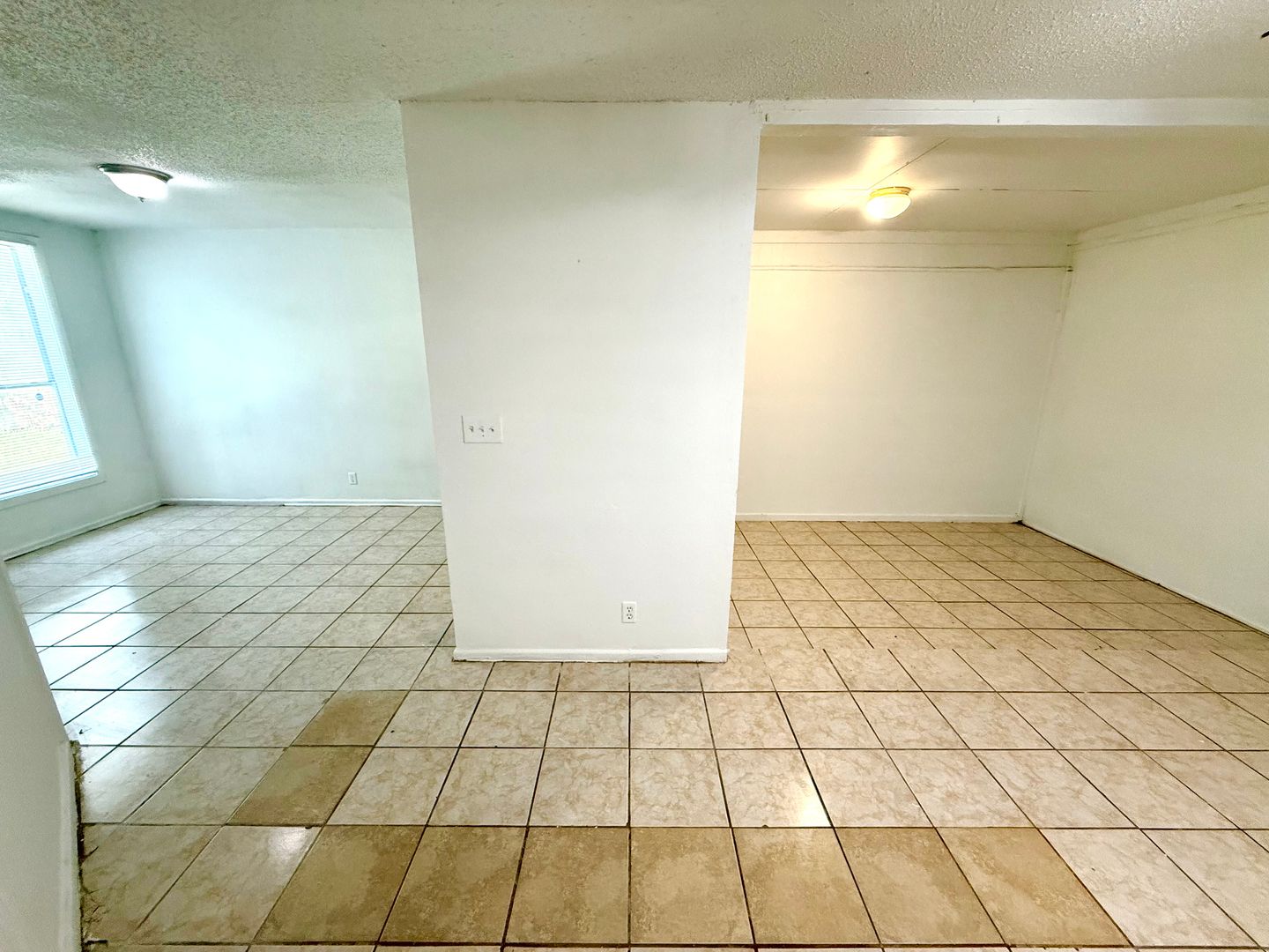 Charming 3 Bedroom / 2 Bath Home with Fenced Yard Near Windcrest!