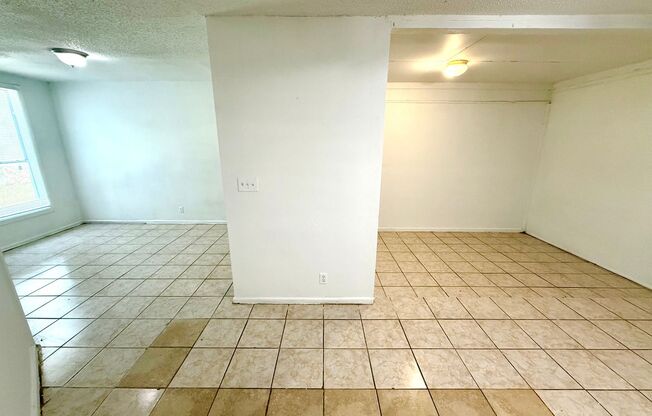 Charming 3 Bedroom / 2 Bath Home with Fenced Yard Near Windcrest!
