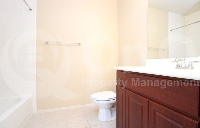 2 beds, 2 baths, 1,075 sqft, $1,975, Unit 2127