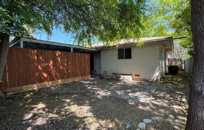 Charming 3 Bedroom, 2 Bath Home in Dinuba – $1,830/mo