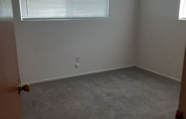 2 beds, 1 bath, $1,200