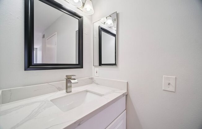2 beds, 2 baths, 905 sqft, $1,948, Unit 103
