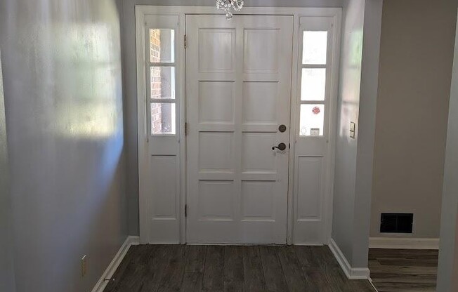 806 GREENWOOD DR