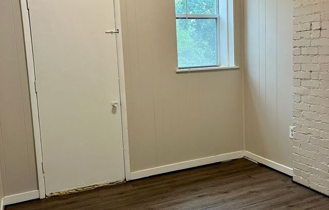 2 beds, 1 bath, 550 sqft, $1,245, Unit 22