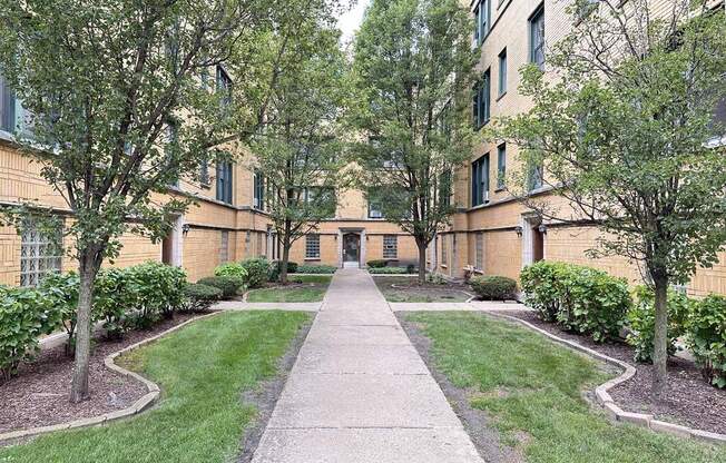 2332 Spaulding