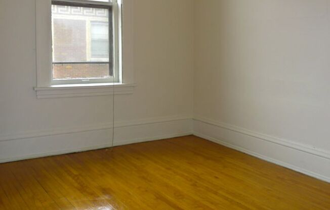 1 bed, 1 bath, 410 sqft, $935, Unit 10 - 302