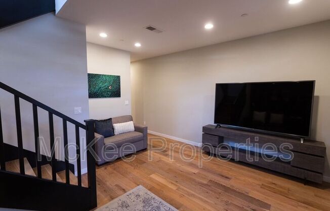 157 DONAX AVE