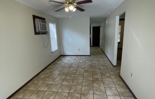 2 beds, 1 bath, $750