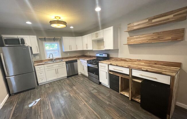 December rent free! Tastefully renovated house in Old Colorado City!