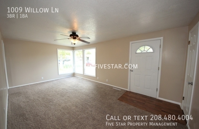 1009 WILLOW LN