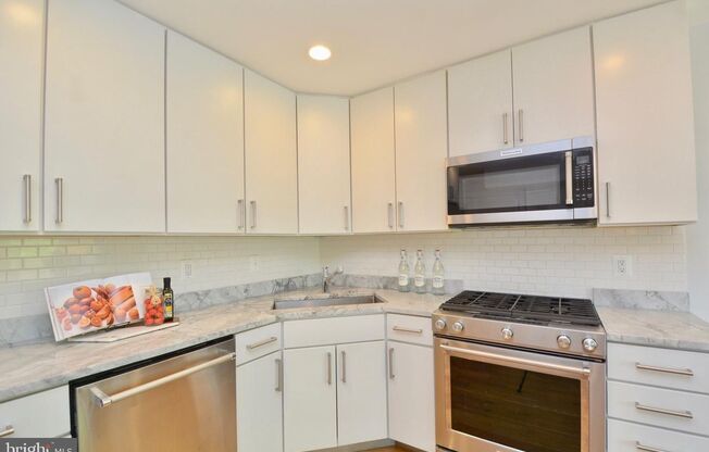 1 bed, 1.5 baths, $2,249, Unit #4