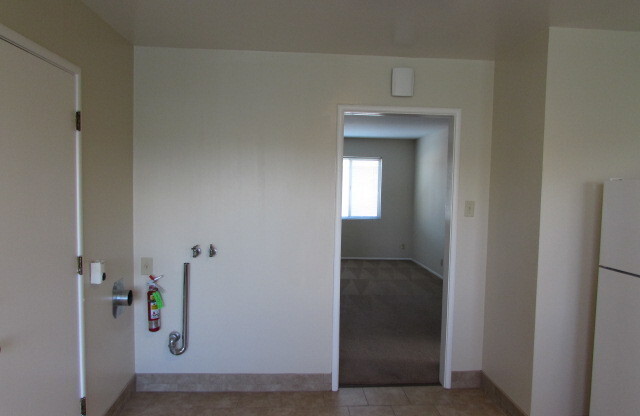 2 beds, 1 bath, $1,750