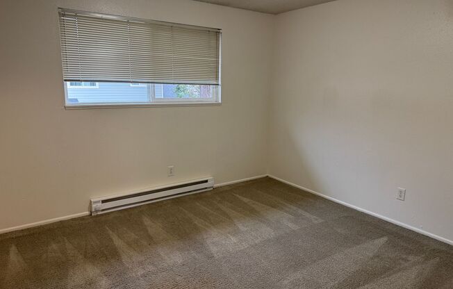 2 beds, 1 bath, 1,000 sqft, $1,295, Unit 24