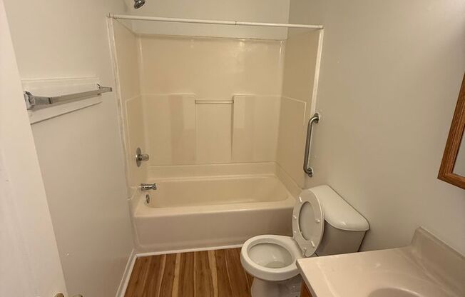 2 beds, 1 bath, 830 sqft, $1,099, Unit 8625C
