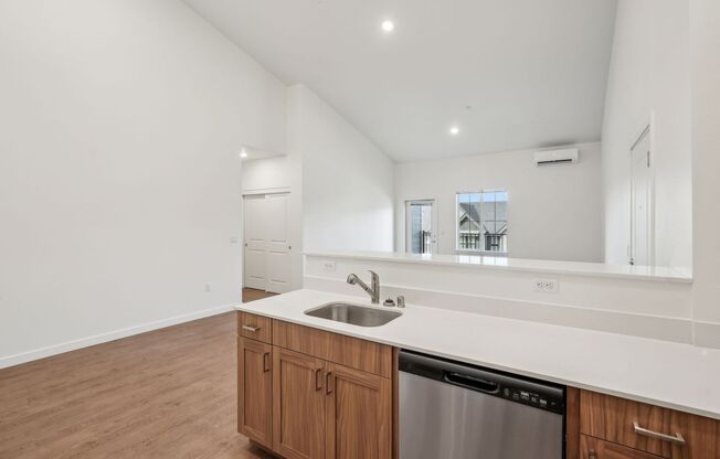 3 beds, 2 baths, 1,329 sqft, $2,199, Unit 67