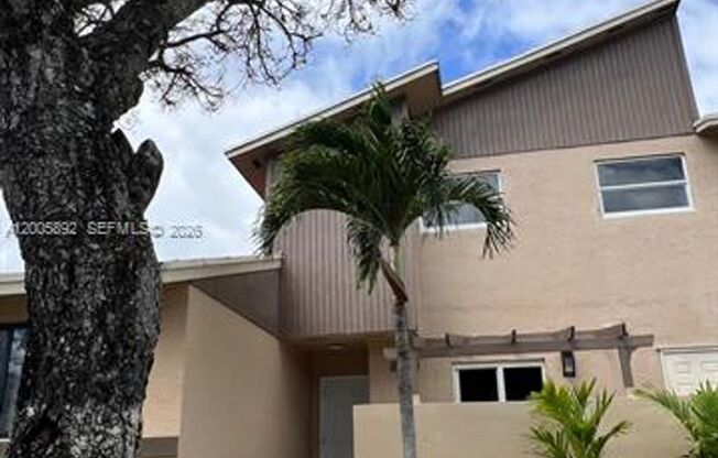 3632 SW 112th Ave # 6-3 MIAMI, FL 33165