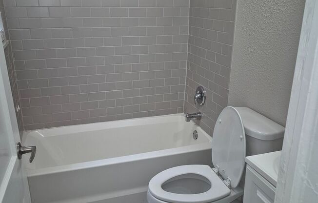 Studio, 1 bath, 460 sqft, $925, Unit 4440-107