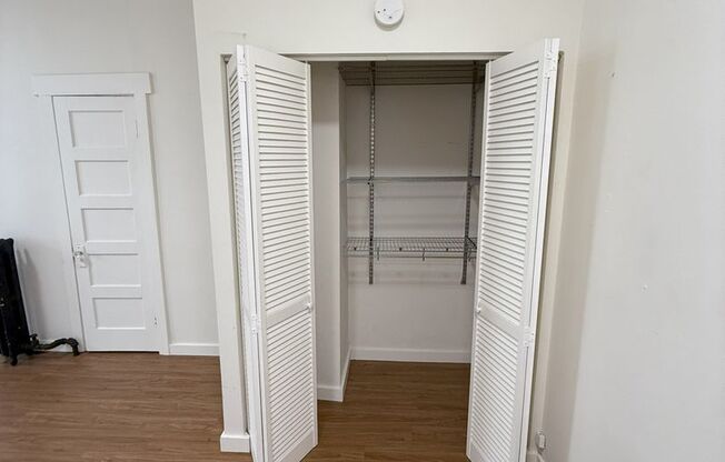 Studio, 1 bath, 365 sqft, $1,249, Unit 202