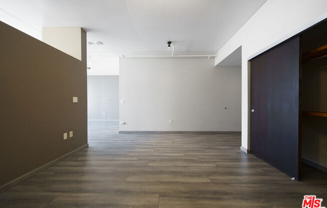 1 bed, 1 bath, 947 sqft, $3,300, Unit 1314