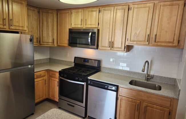 1 bed, 1 bath, 663 sqft, $2,050, Unit D-16