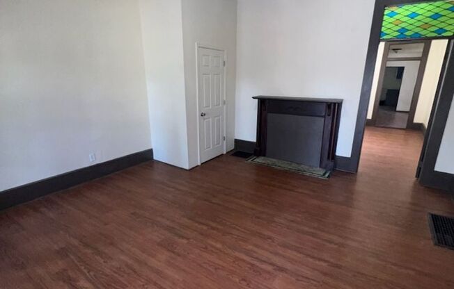 3 beds, 1 bath, $995