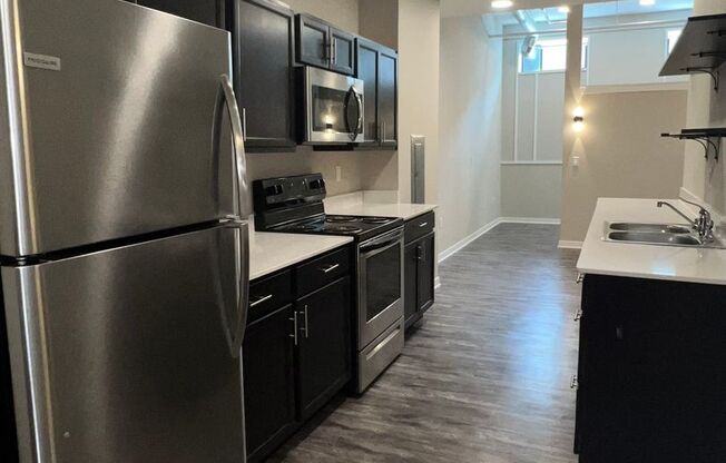 Studio, 1 bath, 591 sqft, $1,275, Unit 206