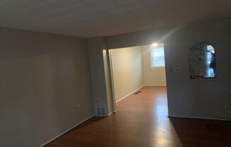 3 beds, 1 bath, $1,600