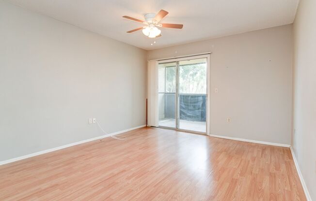 RENT NOW and receive the rest of OCTOBER FREE! Reduced Security deposit available for qualified applicants!  Charming 1bed/1bath Condo For Rent in Altamonte Springs at Destiny Springs Condominiums!