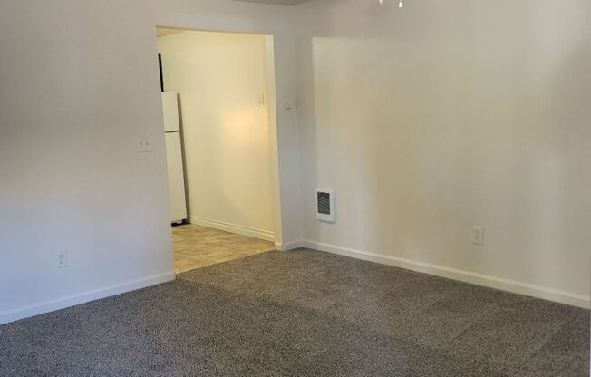 The ideal space to balance life, work and play. One bedroom home in the Arnada Neighborhood, close to uptown Vancouver!