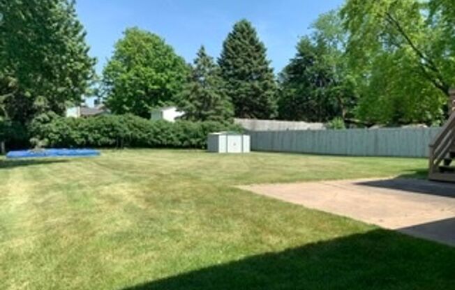 4bd 2ba 2car garage nice NE Minneapolis near Boom Island Park avail 09.01.2024