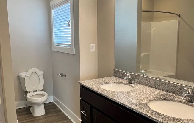 1 bed, 1 bath, 675 sqft, $1,160, Unit X201