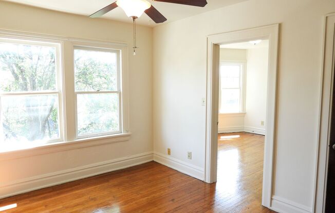 1 bed, 1 bath, 615 sqft, $1,015, Unit 1560-301