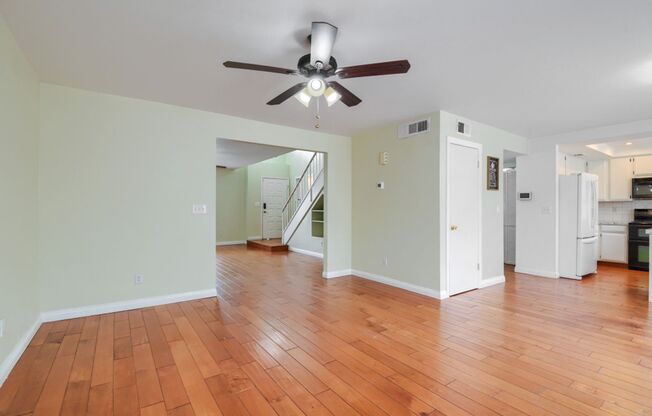 4 beds, 2.5 baths, $2,000