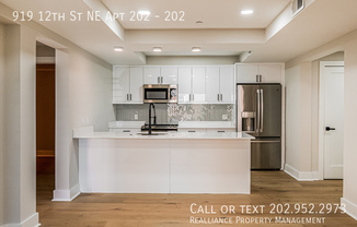 919 12 ST NE