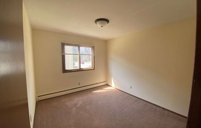 2 beds, 1 bath, 980 sqft, $1,475, Unit 7307-014