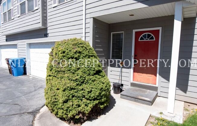 3 beds, 2.5 baths, 1,262 sqft, $2,499, Unit 920