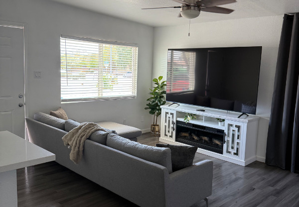 932 E TEMPE DR