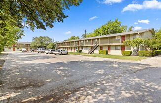806 E 13th St Unit #104