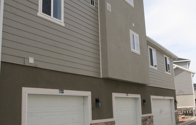 2 Story Townhome In Vineyard