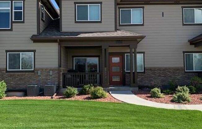 2 Bed 2.5 Bath Condo in Mid-Fort Collins!
