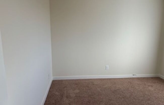 2 beds, 1 bath, $1,950, Unit 11