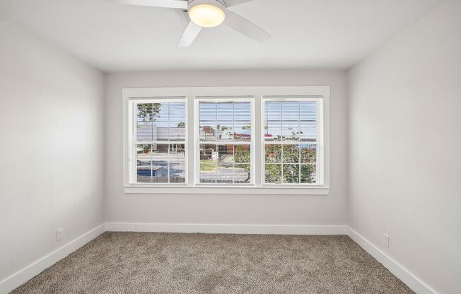 3 beds, 2 baths, 1,000 sqft, $2,111