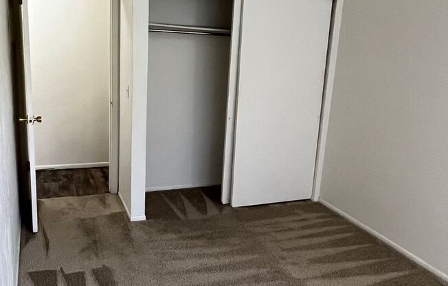 2 beds, 1 bath, 800 sqft, $1,325, Unit 10B