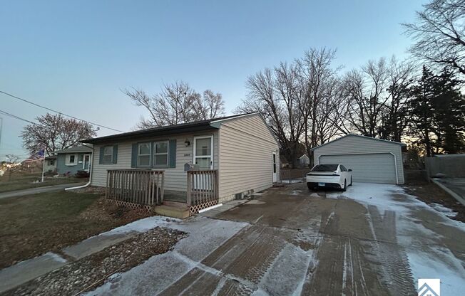 2409 E 6th St Sioux Falls, SD