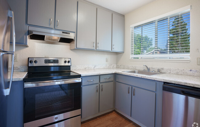 90 LUND AVE
